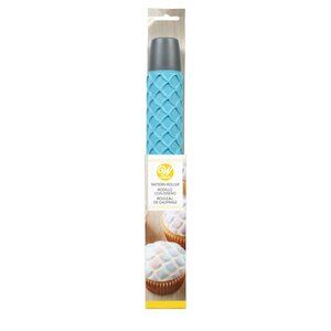WILTON Scallops Silicone Pattern Roller